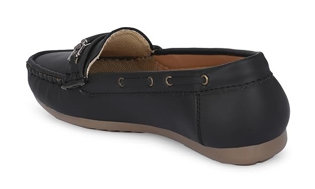 Grey women’s heeled loafers for everyday styling